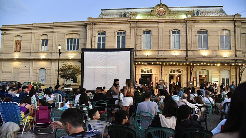 La Plata: continúa el cine móvil de verano con nuevas películas