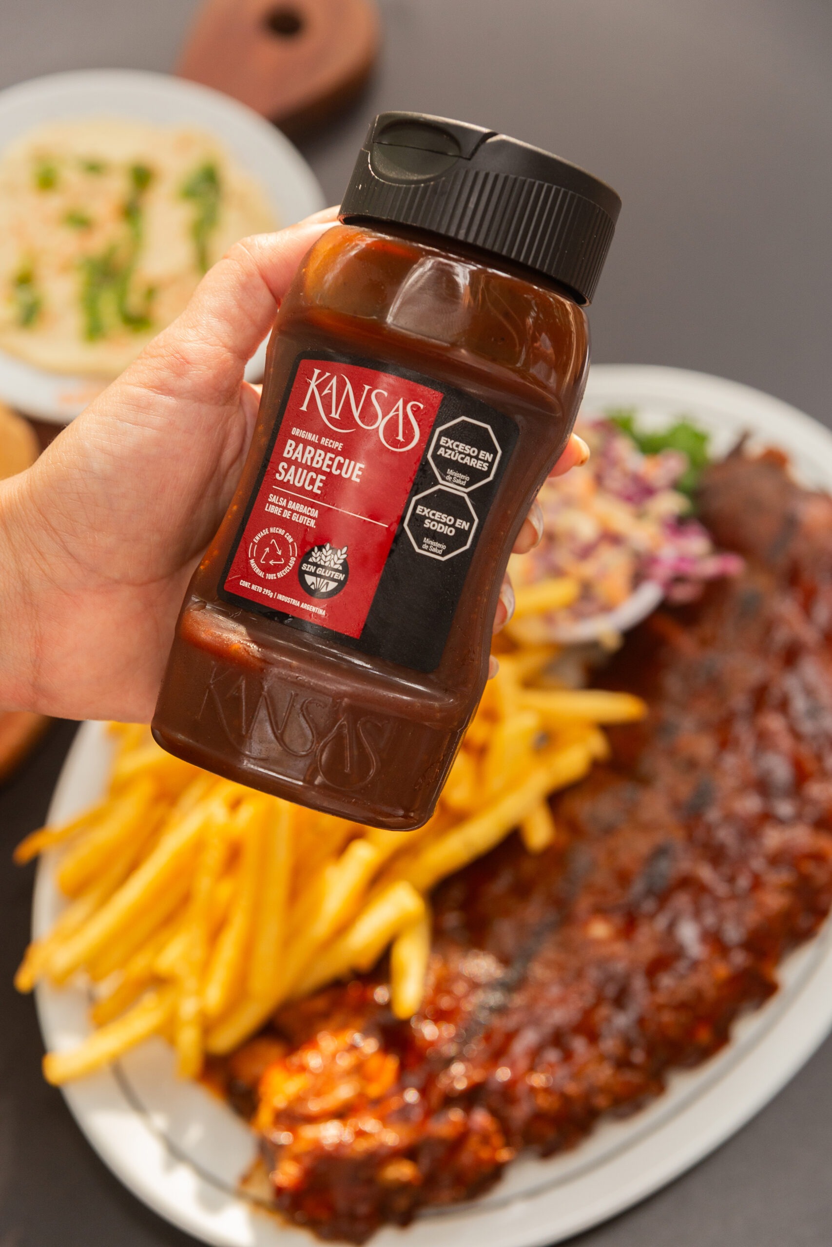 Salsas Kansas celebra la pasión por las costillas BBQ con el sabor auténtico americano
