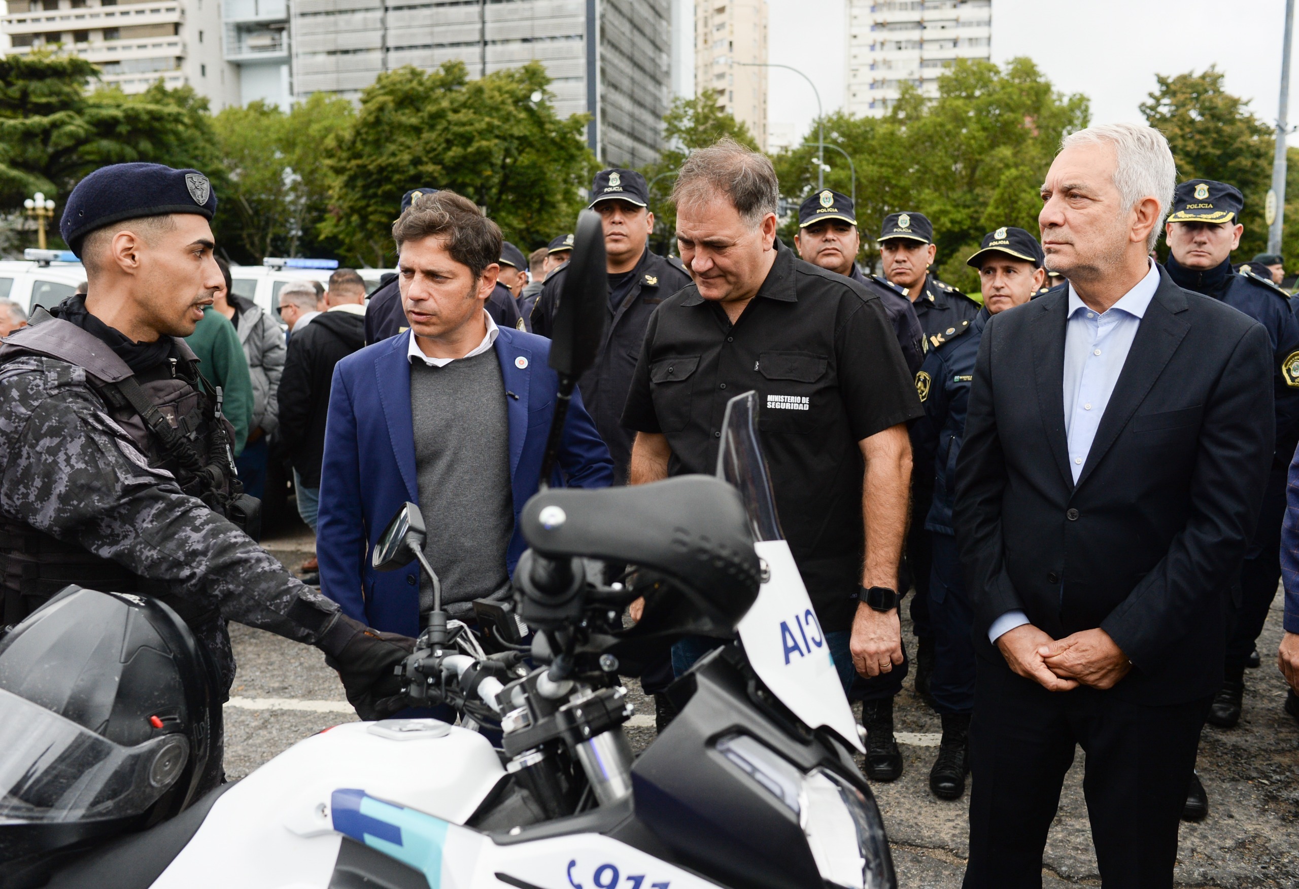 La Plata: Alak y Kicillof impulsan medidas de seguridad: entrega de móviles, plan municipal y adhesión a la Multiagencia