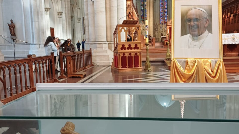 Monseñor  Carrara sobre el Papa Francisco: “Nos enseñó que el nombre de Dios es misericordia”