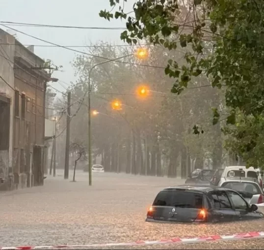 La intensa lluvia provocó graves inundaciones en la provincia de Buenos Aires