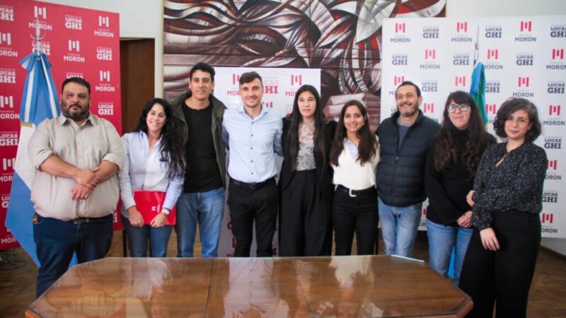 Morón firmó con NAPOSTE S.A. un convenio para impulsar el reciclado de plásticos de difícil tratamiento