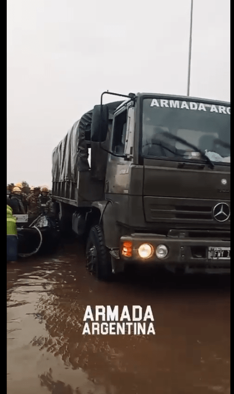 La Armada Argentina asiste a los damnificados en Zárate