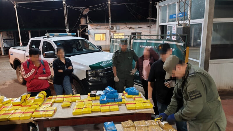 Salta: Gendarmería decomisó más de 160 kilos de cocaína ocultos en una camioneta
