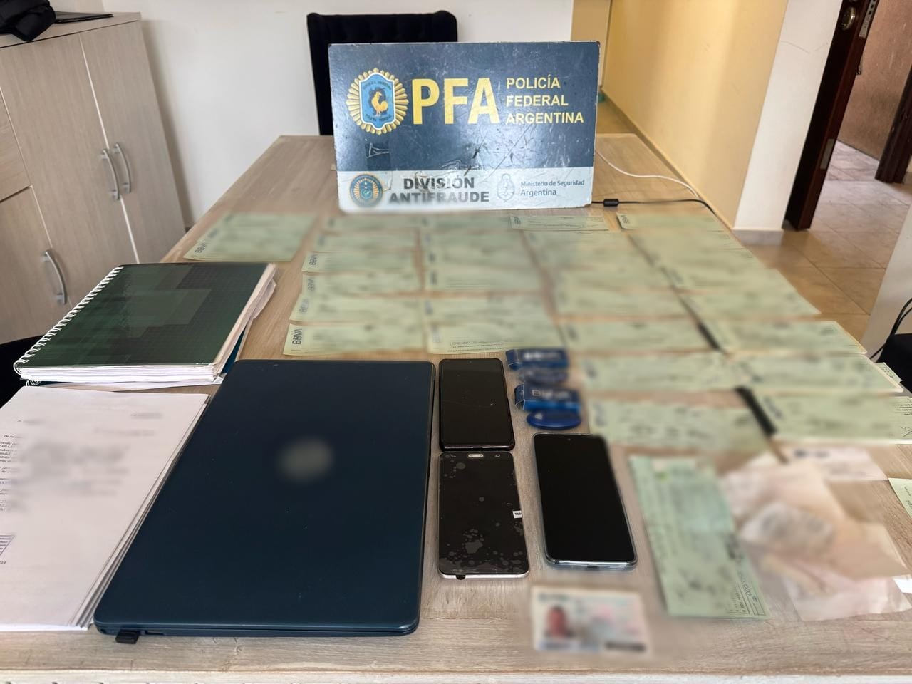 Operación «La china»: la Policia Federal desbarató millonaria estafa contra la Universidad de Buenos Aires
