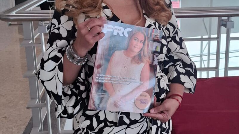 Nuestra columnista Nazly Borrero Vásquez premiada como una de las 50 mujeres más influyentes en México