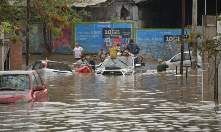 El impacto social y  ambiental de las  inundaciones bajo la lupa de la UCALP