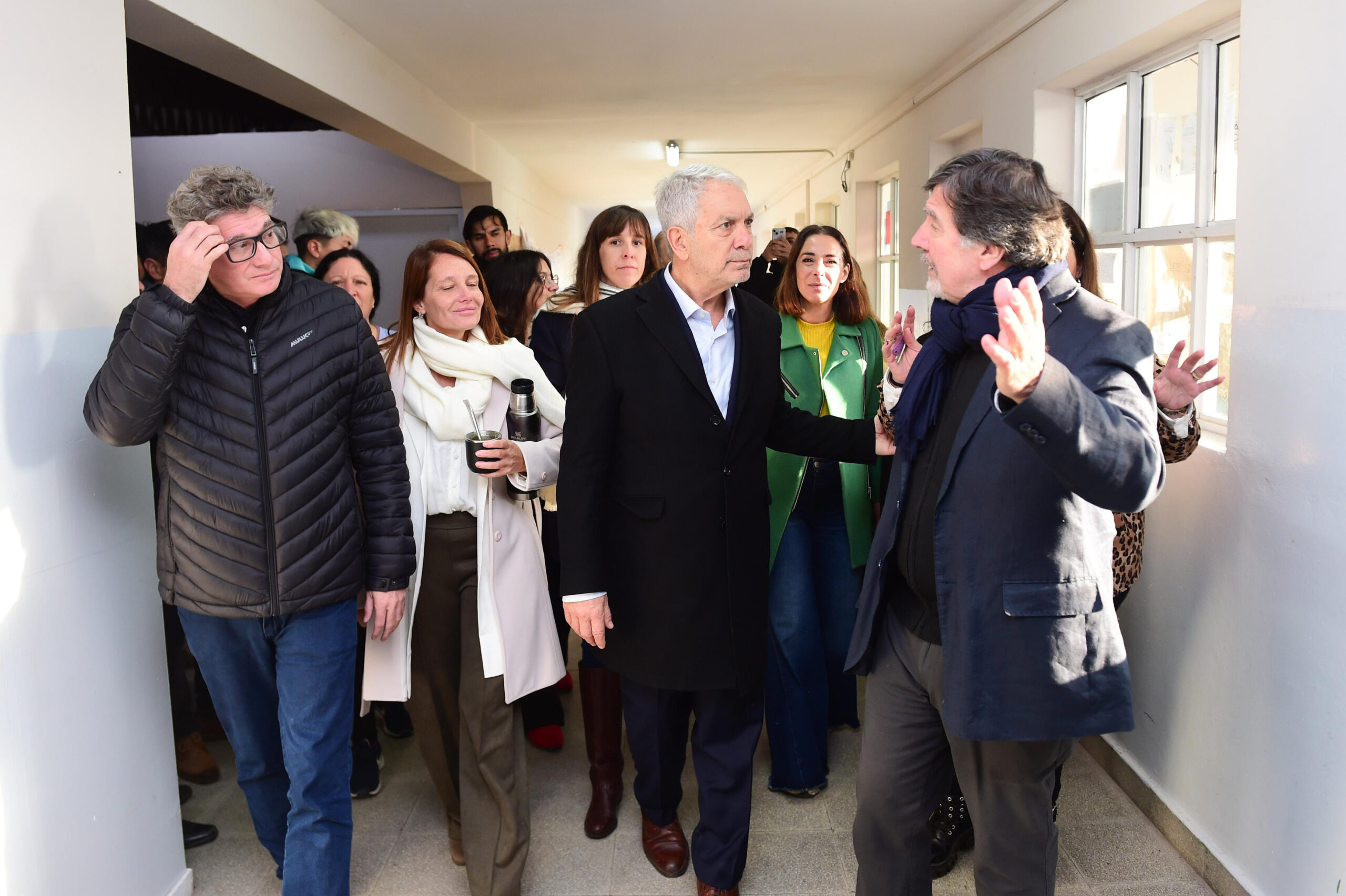 Alak y Sileoni recorrieron una escuela restaurada en Los Hornos