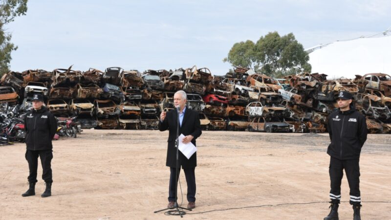 La Plata: Alak presentó el plan de compactación de vehículos más grande de la historia de la ciudad