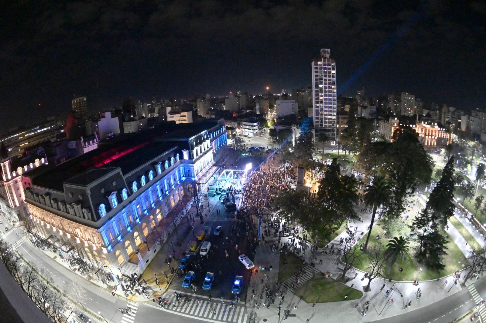 La Plata: la terraza del Pasaje Dardo Rocha se llena de música con conciertos gratuitos al aire libre