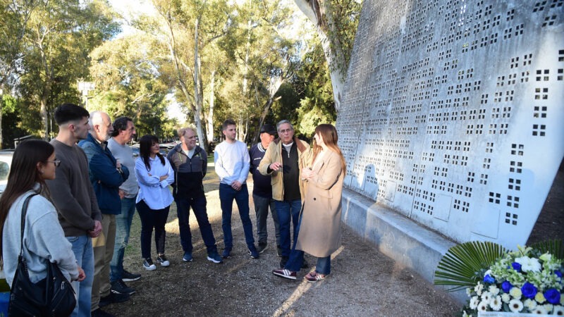 La Plata rindió homenaje a René Favaloro a 25 años de su fallecimiento