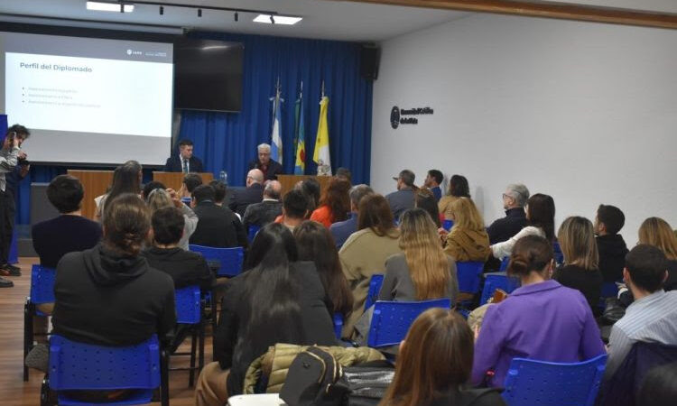 La UCALP presentó la diplomatura en Derecho Parlamentario Provincial y Municipal,