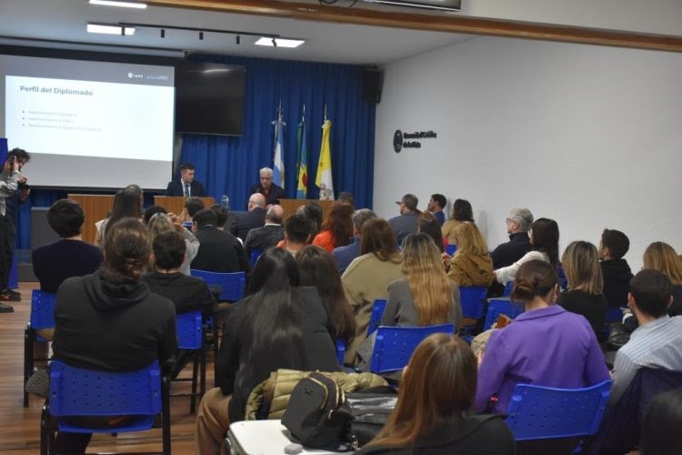 La UCALP presentó la diplomatura en Derecho Parlamentario Provincial y Municipal,