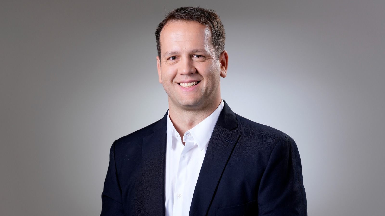 Elecciones 2025: Campodónico frente a la Gobernación en La Plata:» Roban millones y dejan a los chicos con hambre»