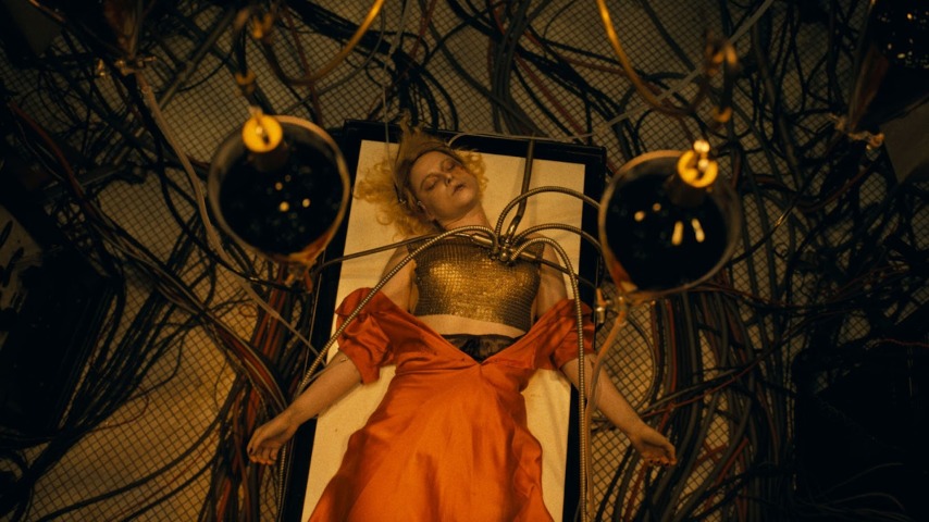 ¡LA NOVIA!: La audaz visión de Maggie Gyllenhaal del clásico de terror.Mirá el tráiler