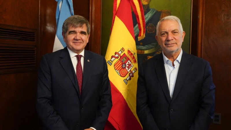 La Plata: Alak recibió al embajador de España en la Argentina, Joaquín María de Arístegui Laborde