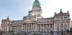 Movilización al Congreso contra la «Designación Irregular» de la Defensora del Niño