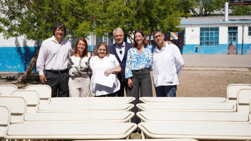La Plata:  Alak inaugura obras y entrega mobiliario en la Escuela N°63 de Lisandro Olmos