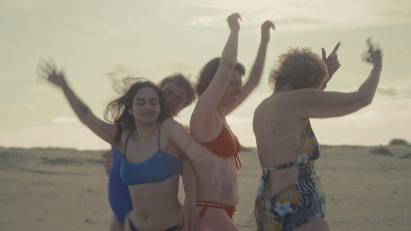 “Entre Reinas”: un documental sobre tres generaciones y el deseo de la corona