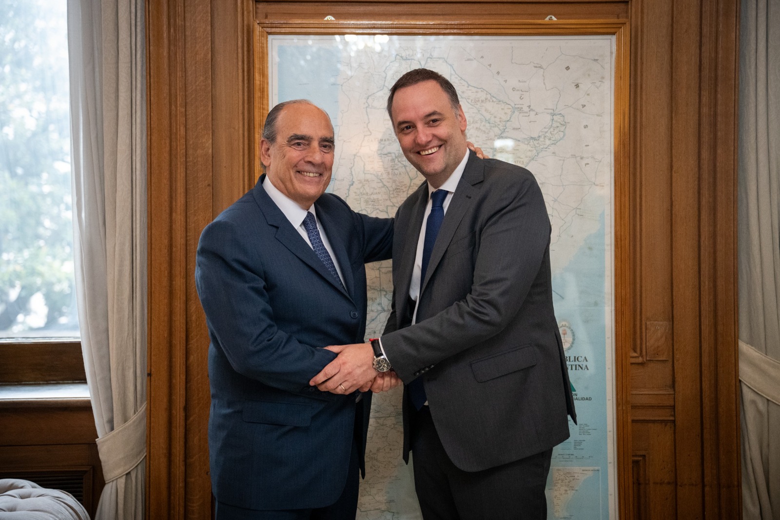 Adorni y Franco coordinaron detalles del traspaso de mando