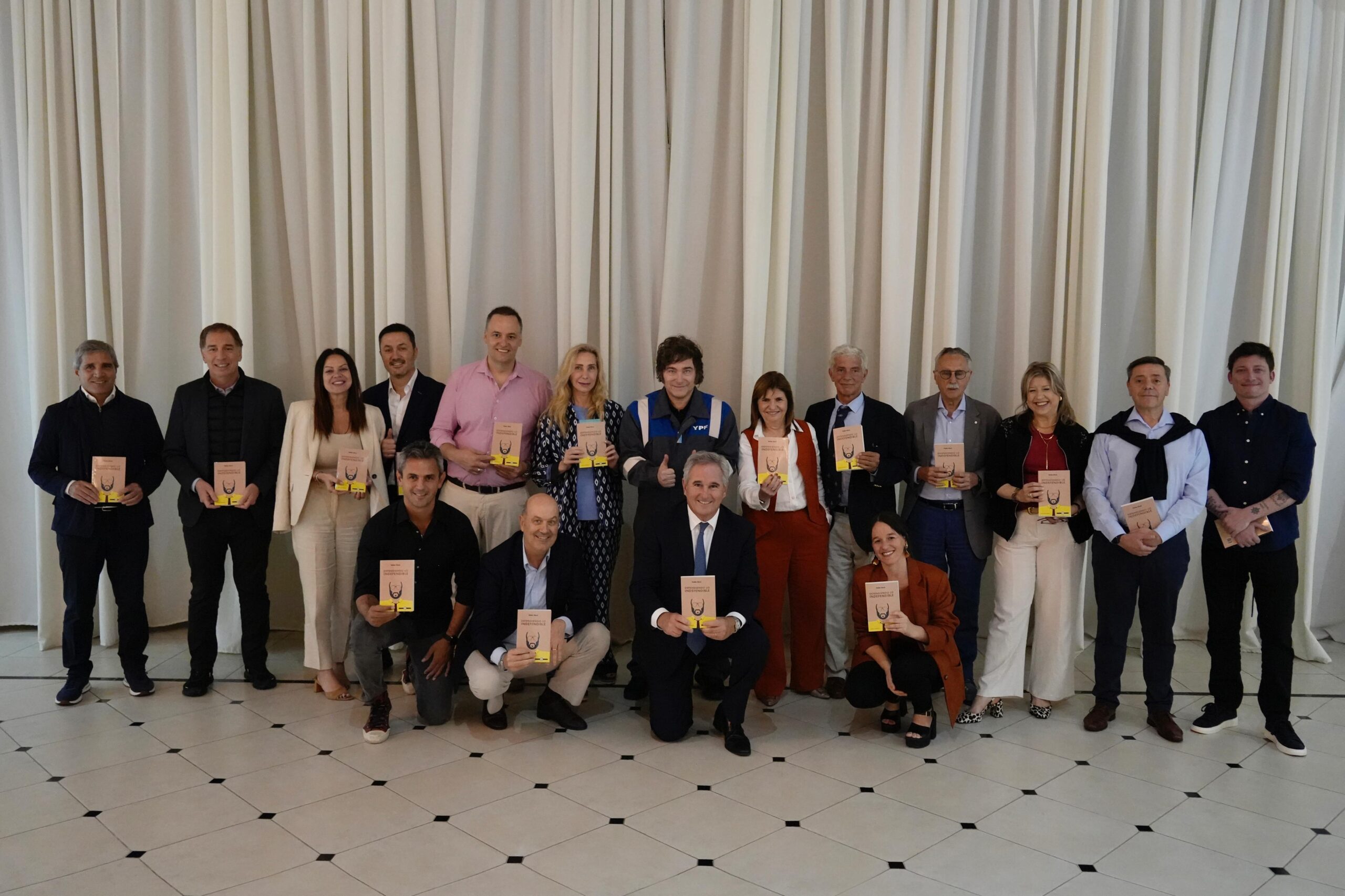 El presidente Javier Milei encabezó un encuentro de cierre de año con su Gabinete en la Quinta de Olivos.