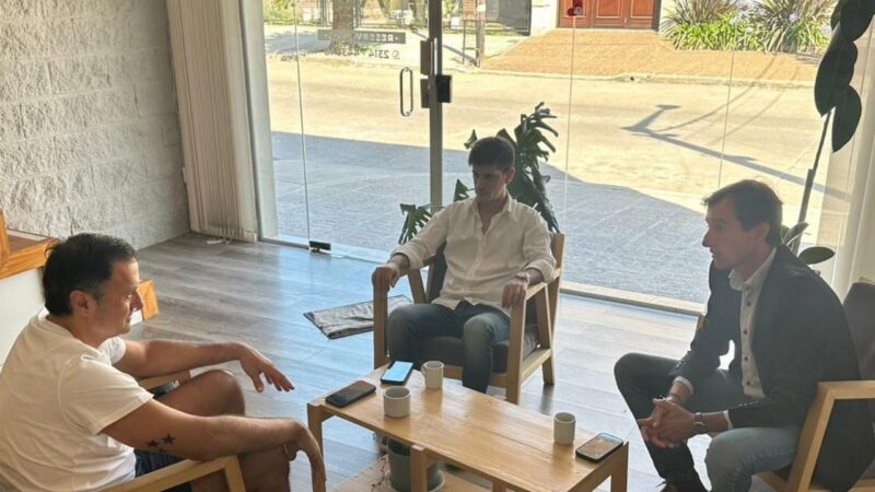 Bolívar internacional: el estratega Daniel Ivoskus se reunió con el concejal César Pacho