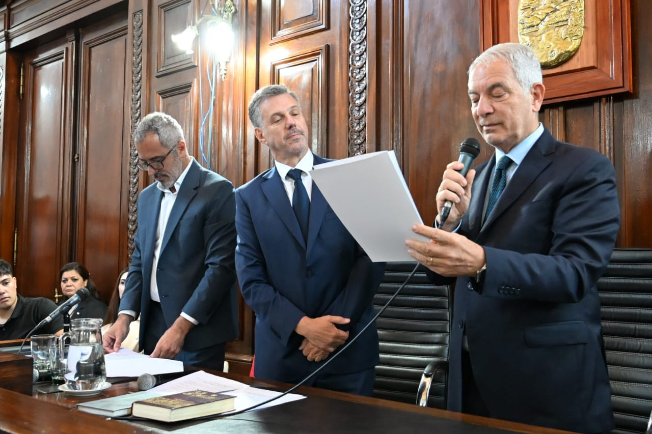 La Plata: Alak  tomó juramento a los concejales electos