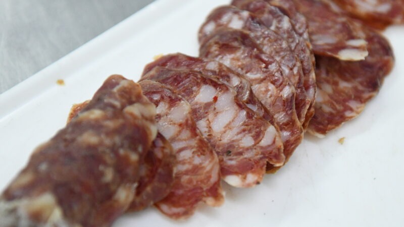 El ministro de Desarrollo Agrario bonaerense habilitó una fábrica de chacinados