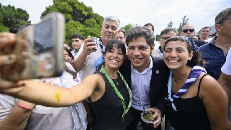 Kicillof en Necochea: gestión del riesgo y prevención de incendios junto a 4.500 scouts