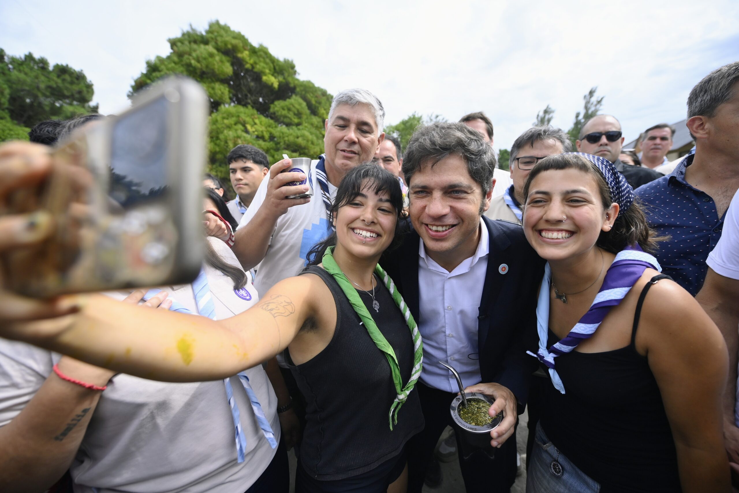 Kicillof en Necochea: gestión del riesgo y prevención de incendios junto a 4.500 scouts