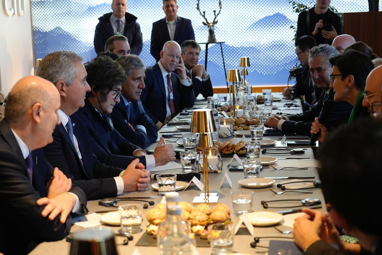 Milei en Suiza: reuniones con CEO’s de bancos y firmas financieras globales