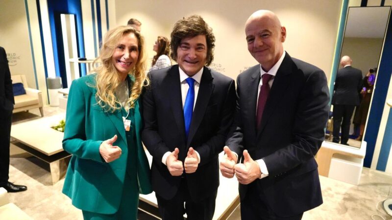 Davos: Javier y Karina Milei se reunieron con el presidente de la FIFA,  Gianni Infantino