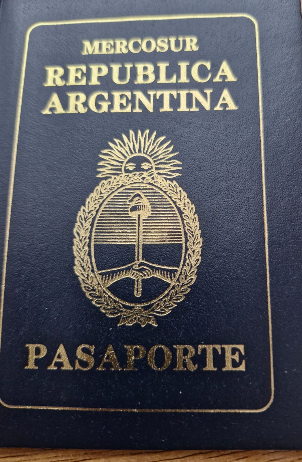 Argentina lanza un nuevo Pasaporte con tecnología de policarbonato y grabado láser