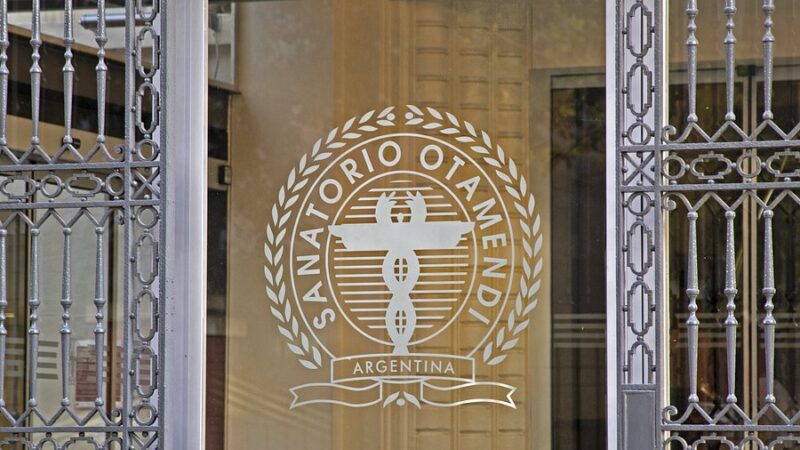 Cristina Kirchner sigue internada en el Otamendi y espera definiciones judiciales en la feria