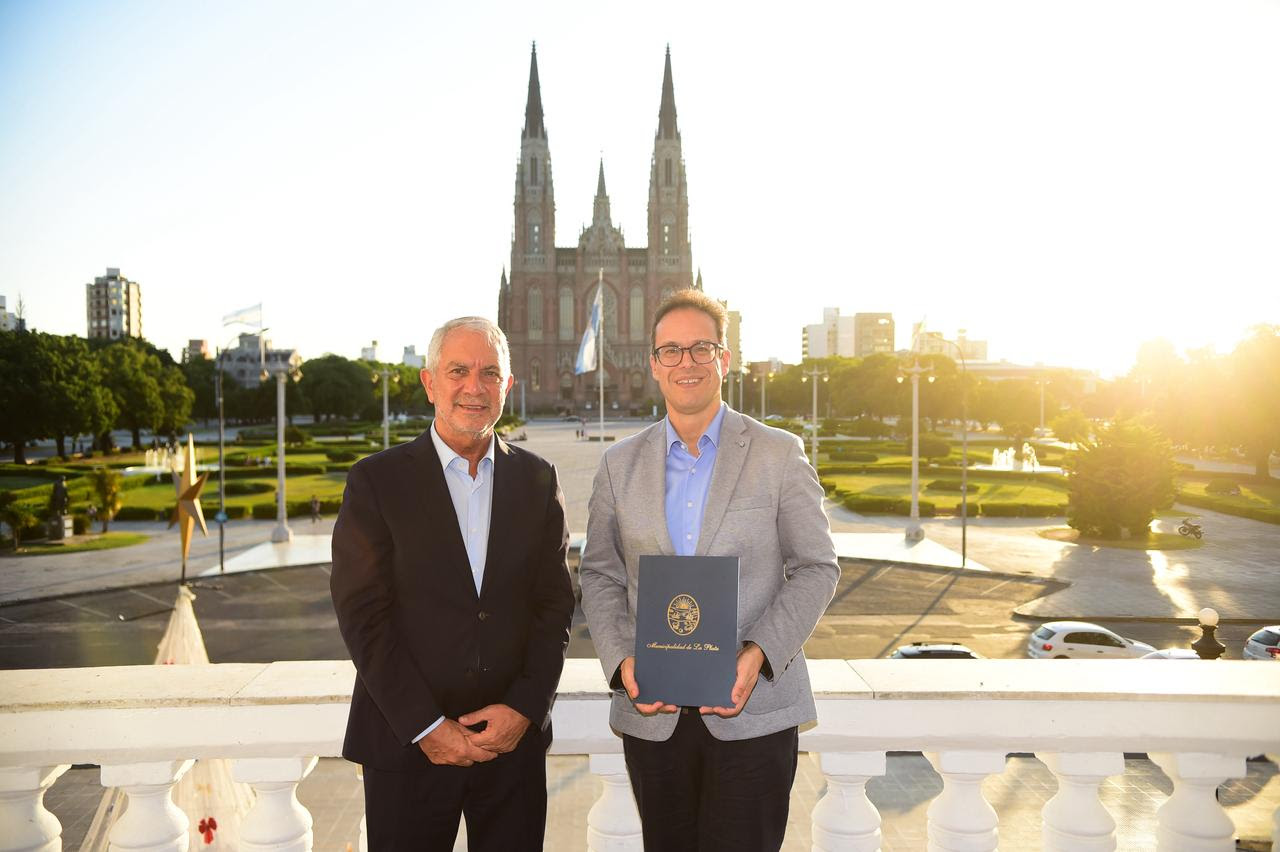 La Plata: Alak distinguió al director de ópera Leonardo García Alarcón como Huésped de Honor