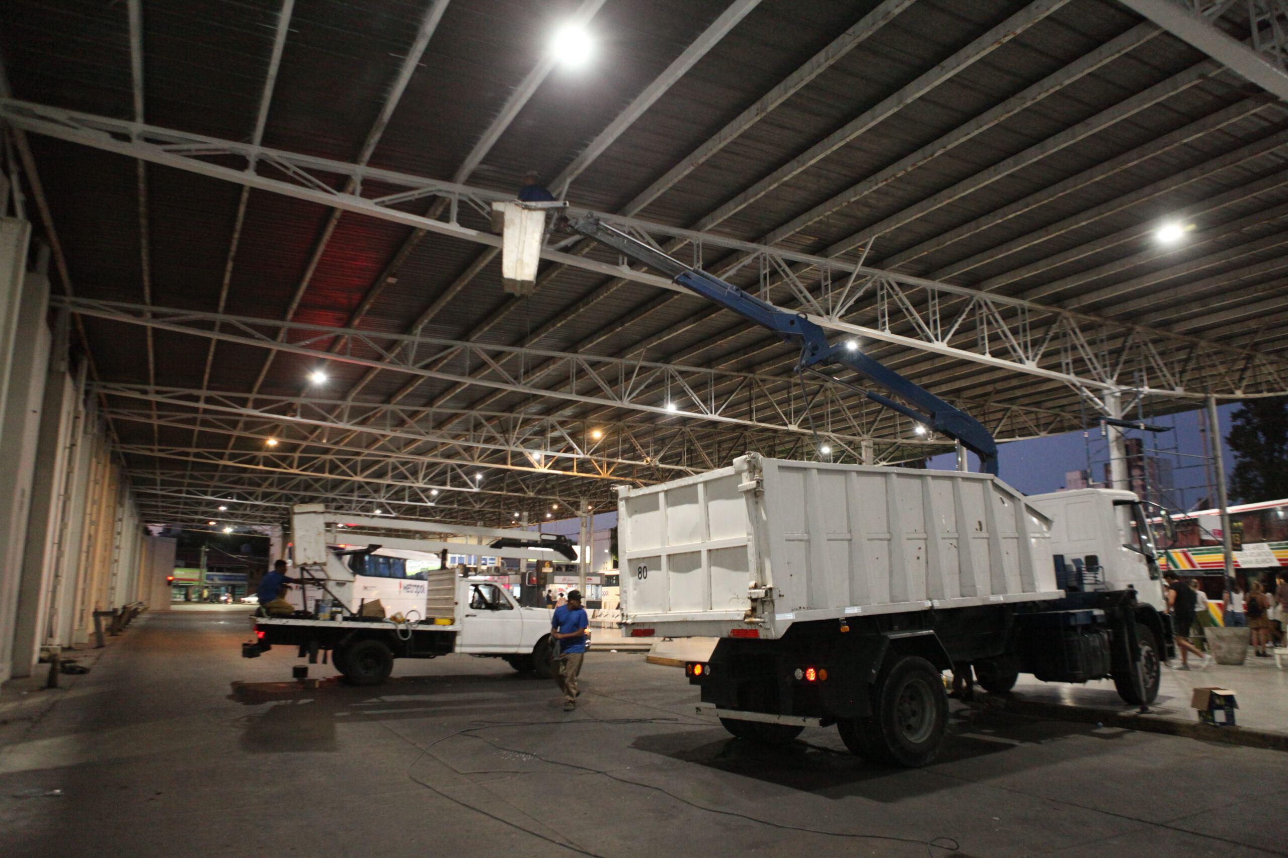 Renovación en la Terminal de La Plata: el Municipio repara techos y fachadas para la temporada