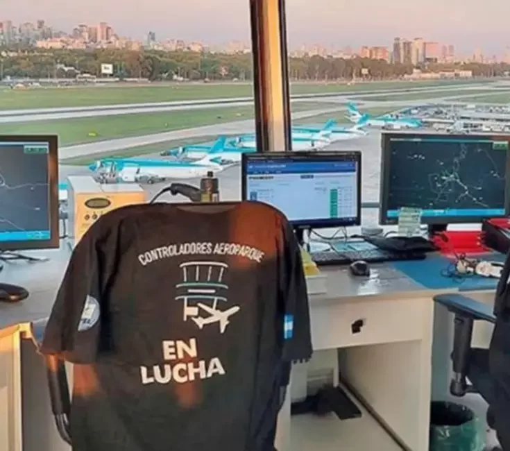 Alerta en aeropuertos: los controladores aéreos anunciaron un paro de cinco días
