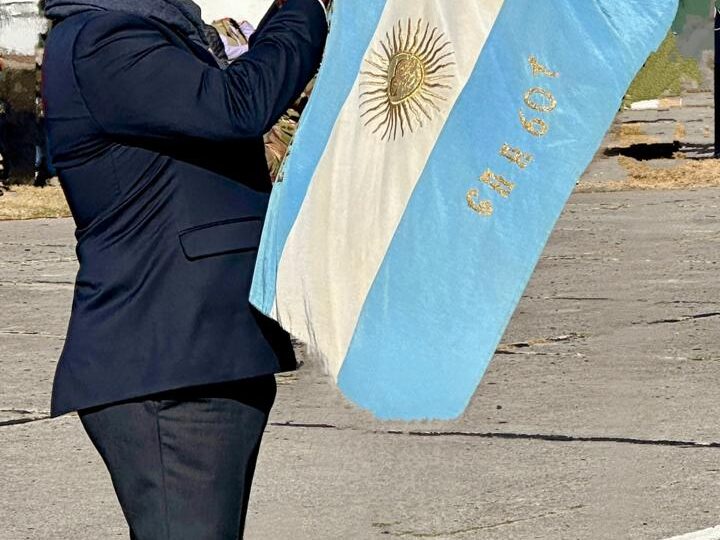 Crónica de un guardián: el hombre que protegió la Bandera en Malvinas y cerró el círculo de la historia