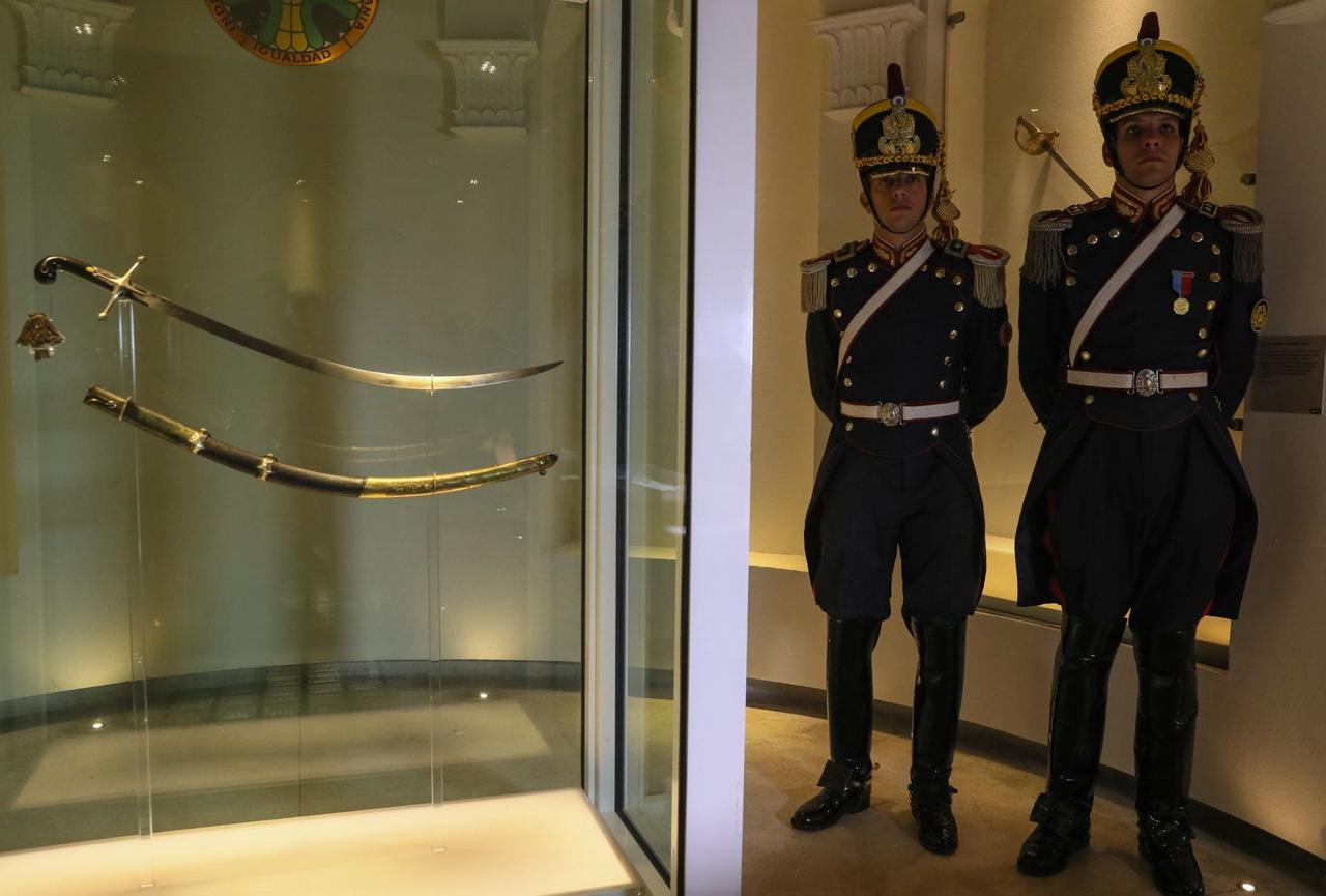 Milei en San Lorenzo: el Sable Corvo de San Martín volvió a la custodia de los Granaderos