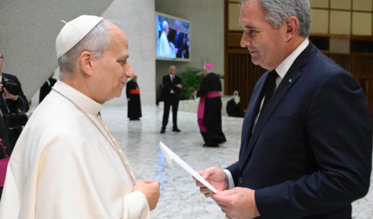 Misión Vaticano: el Gobierno invitó formalmente al Papa León XIV a visitar la Argentina este año