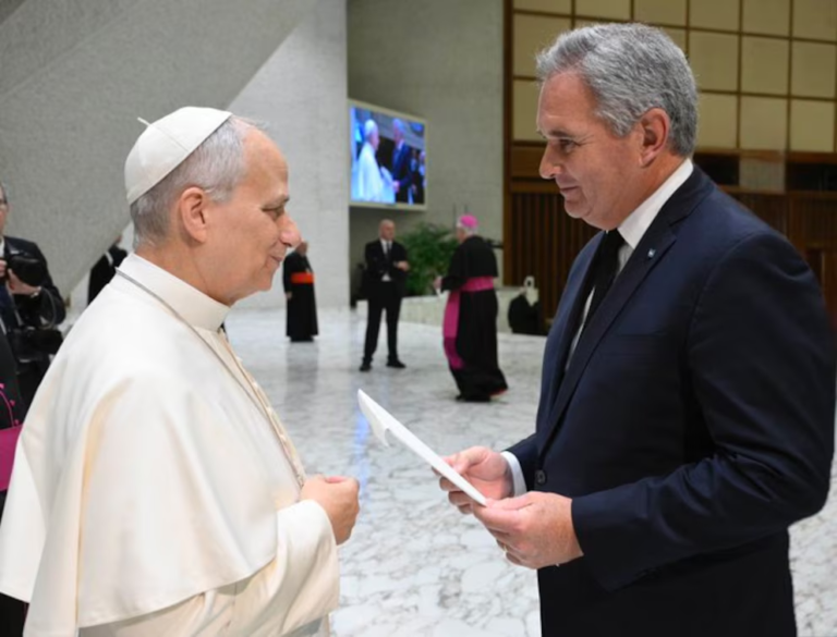 Misión Vaticano: el Gobierno invitó formalmente al Papa León XIV a visitar la Argentina este año