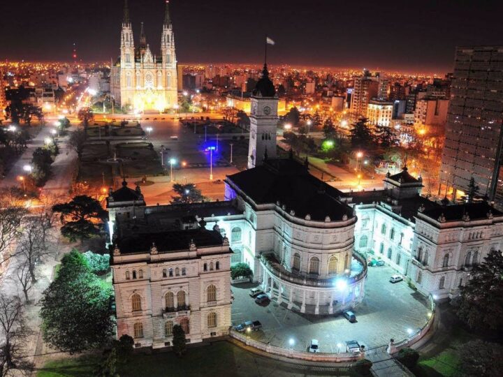 La Plata iluminada: Alak licitó la renovación de 180 mil luces y 400 semáforos