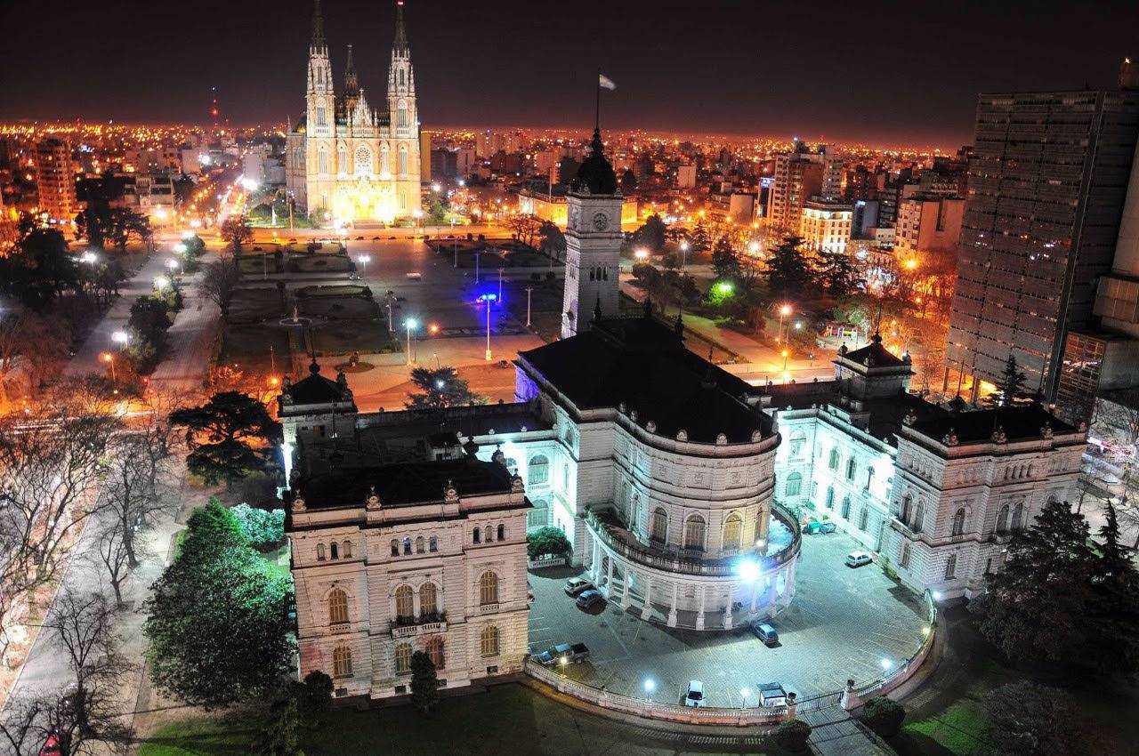 La Plata iluminada: Alak licitó la renovación de 180 mil luces y 400 semáforos