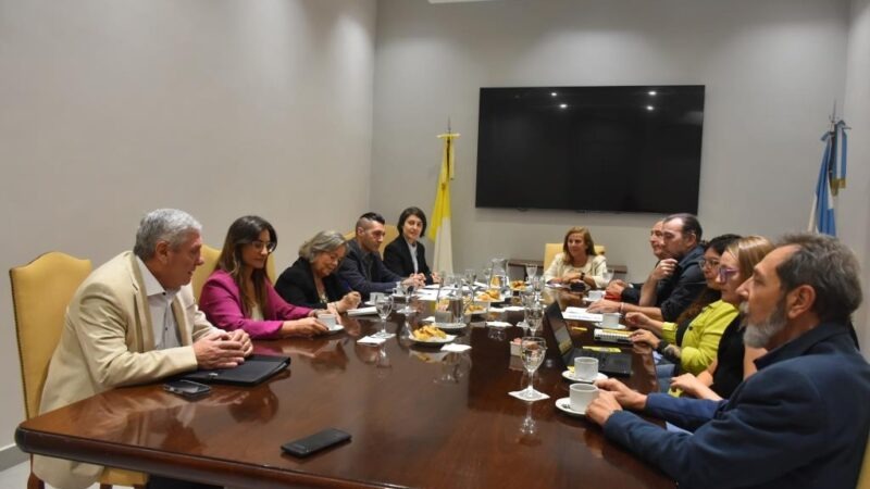 Solución al déficit habitacional: la UCALP impulsa la primera prueba piloto de viviendas intergeneracionales