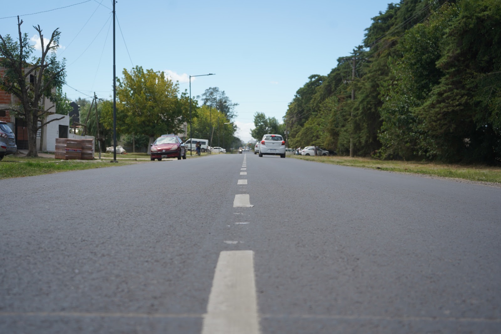 Infraestructura en San Carlos:  Alak supervisó el avance de la pavimentación en la avenida 38