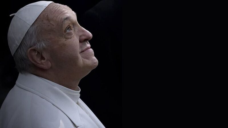 Legado de humildad: Jornada de reflexión y oración en la UCALP al cumplirse el primer aniversario de la muerte del Papa