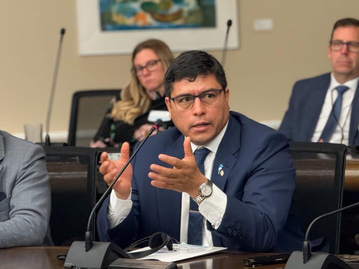 Vidal en Canadá: Santa Cruz busca captar inversiones clave en energía y minería