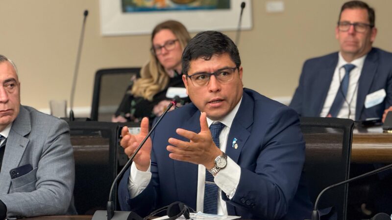 Vidal en Canadá: Santa Cruz busca captar inversiones clave en energía y minería