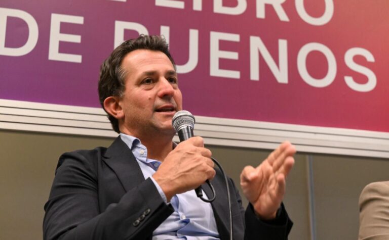 «Democracia Algorítmica»: Christian Gribaudo debatió sobre el futuro de la política en la Feria del Libro