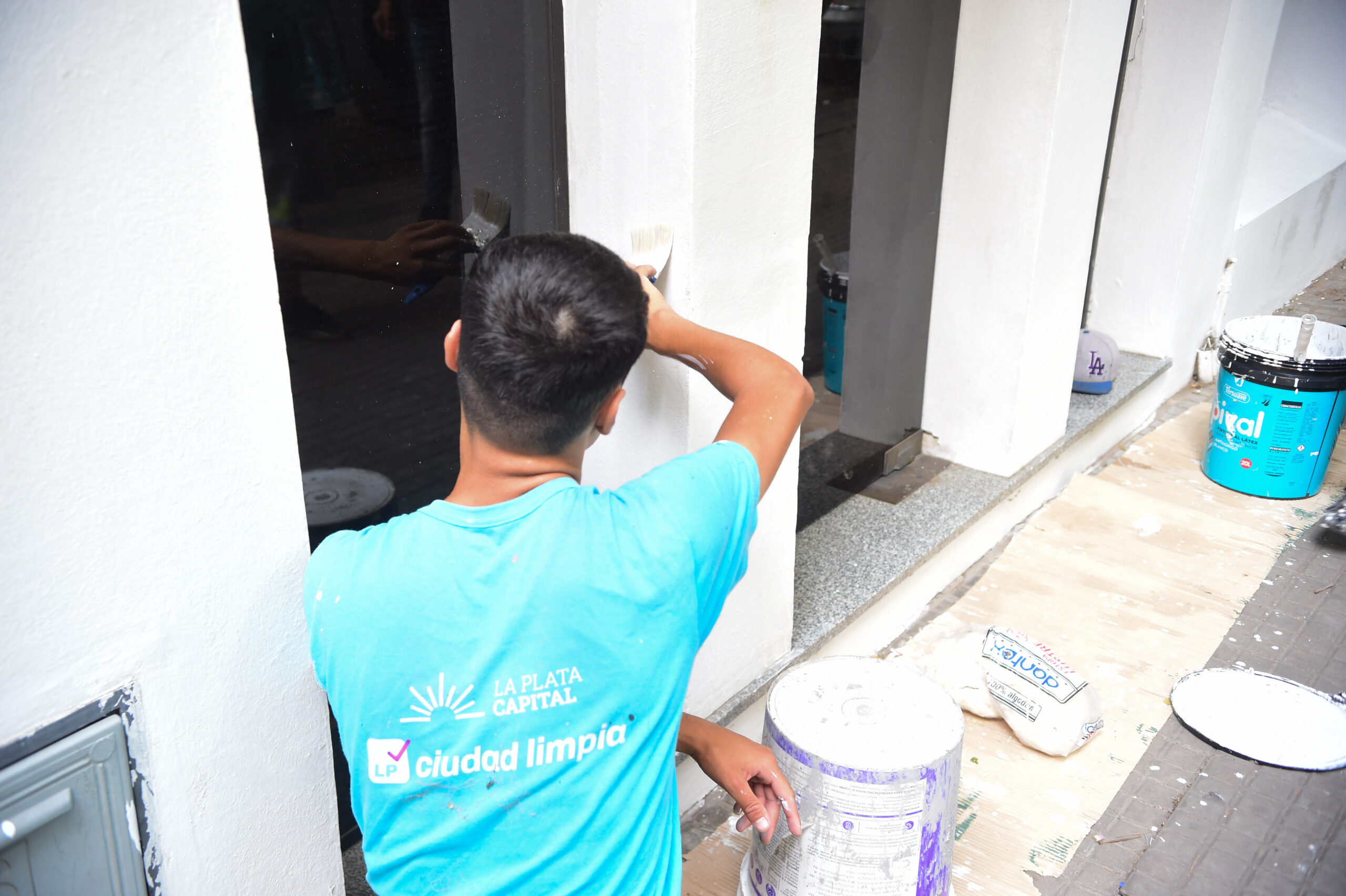 Plan «Ciudad Limpia»: La Plata intensifica los operativos de recuperación del espacio público en los barrios